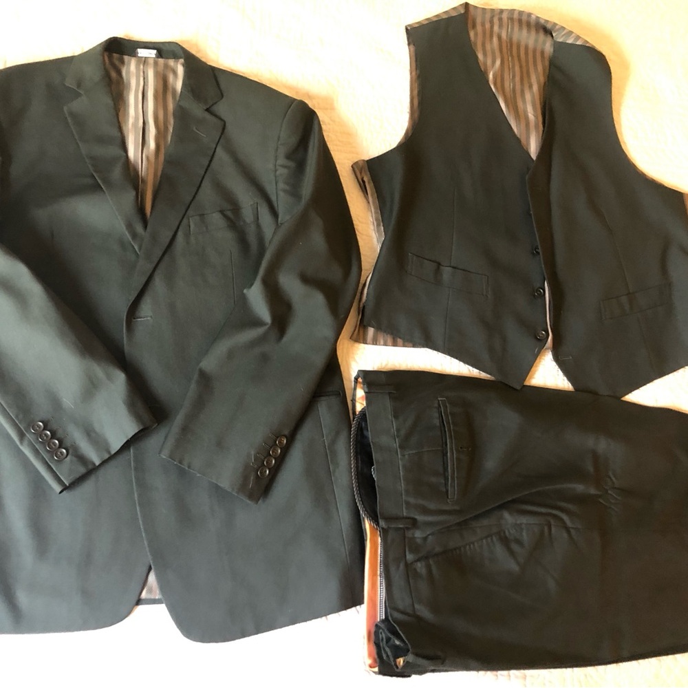 Marchatti 3-piece suit, 44R (jacket)/38R (slacks)
